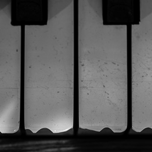 B&W Piano Keys 001.jpg