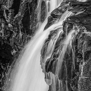 B&W Waterfall 006.jpg